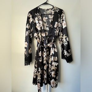 Women’s Floral Bathrobe (M)